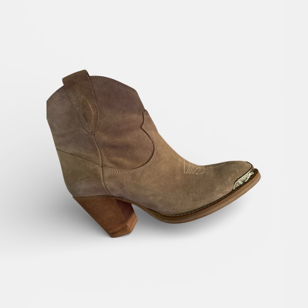 Brown Suede Embroidered Boots - Picture 4 of 6